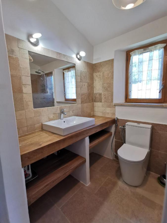 La Peyregoune, Logement En Pleine Nature Et Table D'Hotes Blieux Exteriör bild